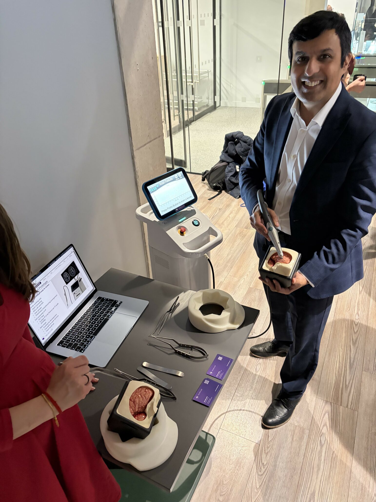 Dr Babar Vaqas demonstrating how the Neurolase probe can be used on a model brain 